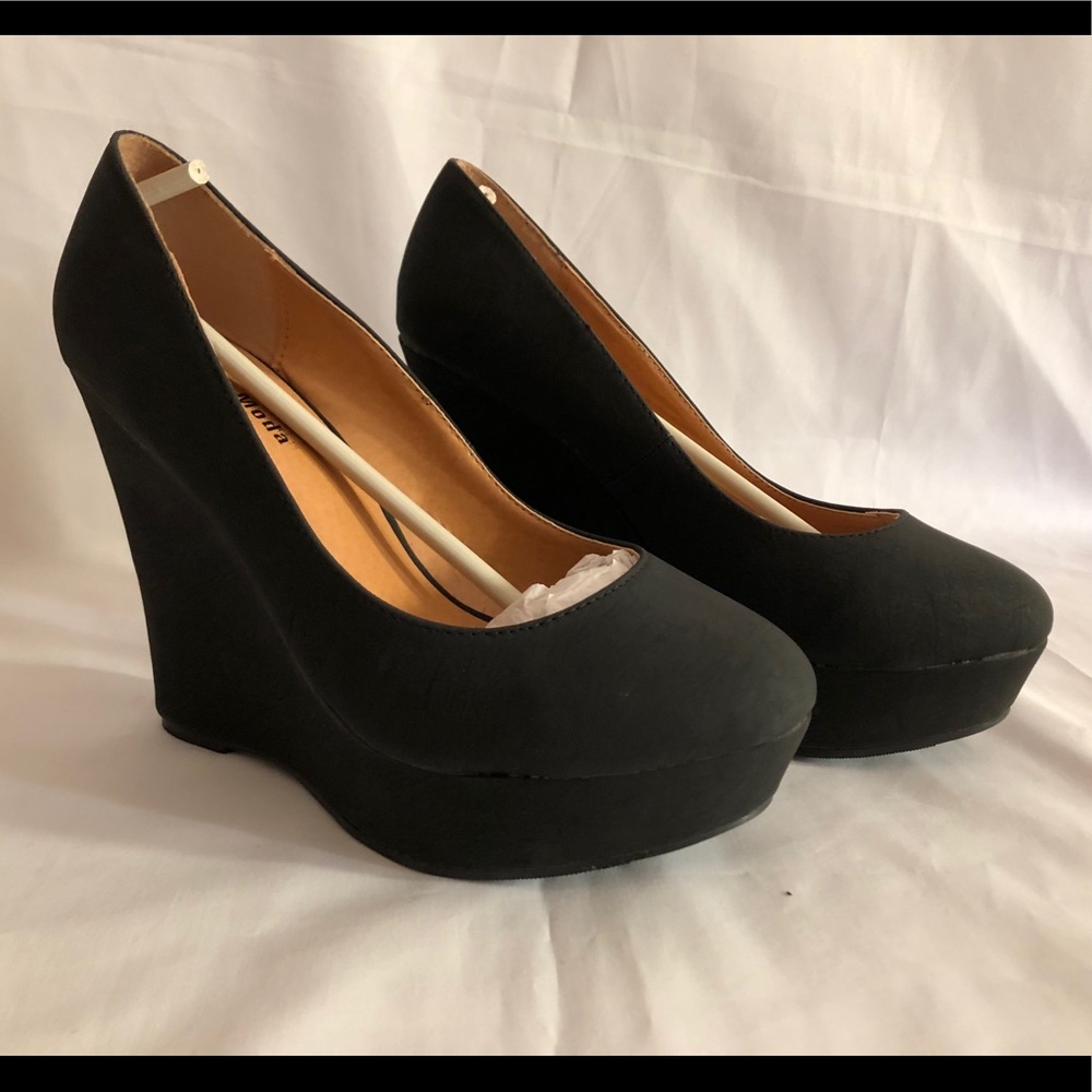 BRAND NEW, Black 3 inch Wedges, size 7.5
